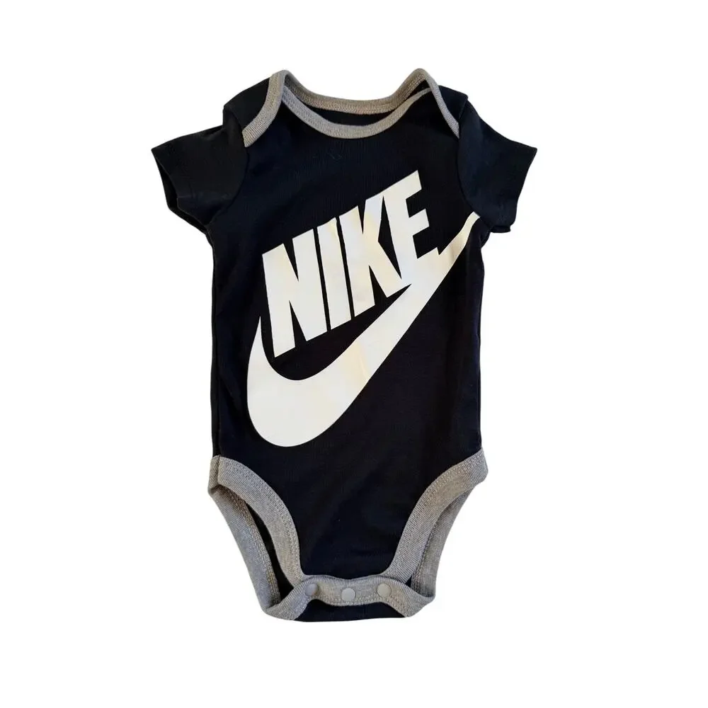 Adorable Nike Baby Boy Bodysuit 0-6M - Black & Gray Trim